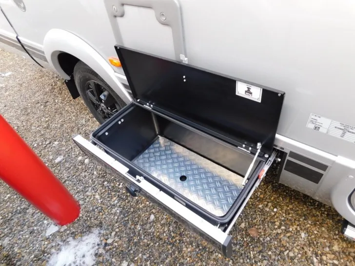 Fahrzeugbild Hymer B-Klasse MC I 680 Arktis+Lithiumpaket, Solar, TV #23