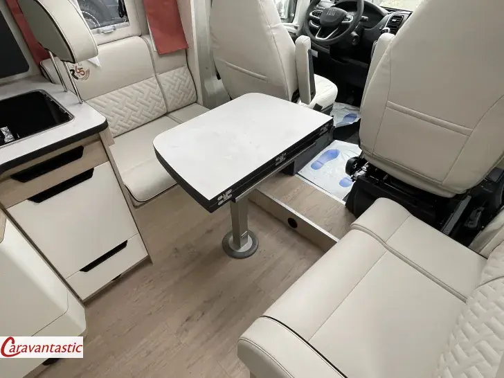 Fahrzeugbild Rapido TEILINTEGRIERTE C86 - 65 ANS #5