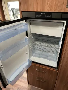 Fahrzeugbild Knaus Sky i 700 LEG Automatik,Wechselrichter,SAT #12