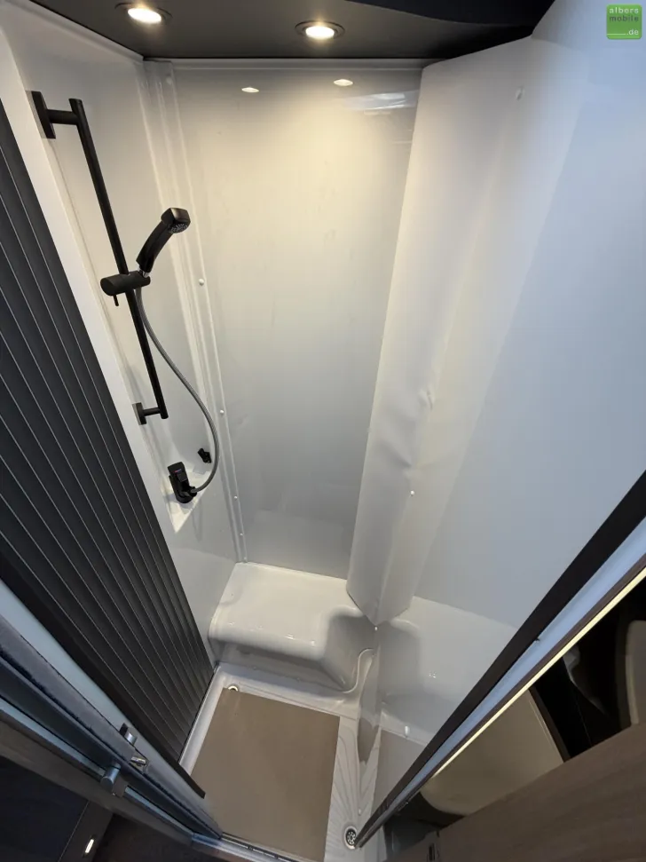 Fahrzeugbild Knaus L!VE I 650 MEG Einzelbetten Automatik Live 2026 #17