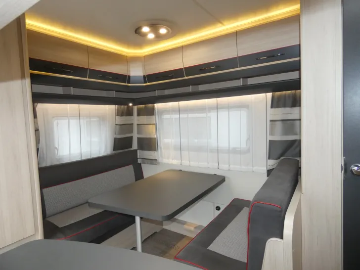 Fahrzeugbild Hobby DE LUXE EDITION 440 SF #6