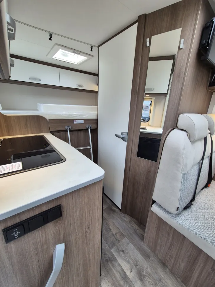 Fahrzeugbild Carado V132 pro+ *TV-Paket*Bettumbau* #15