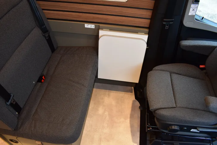 Fahrzeugbild Hymer Camper Van Grand Canyon S 600 Xperience Premium, Schlafdach, 4 Betten #9