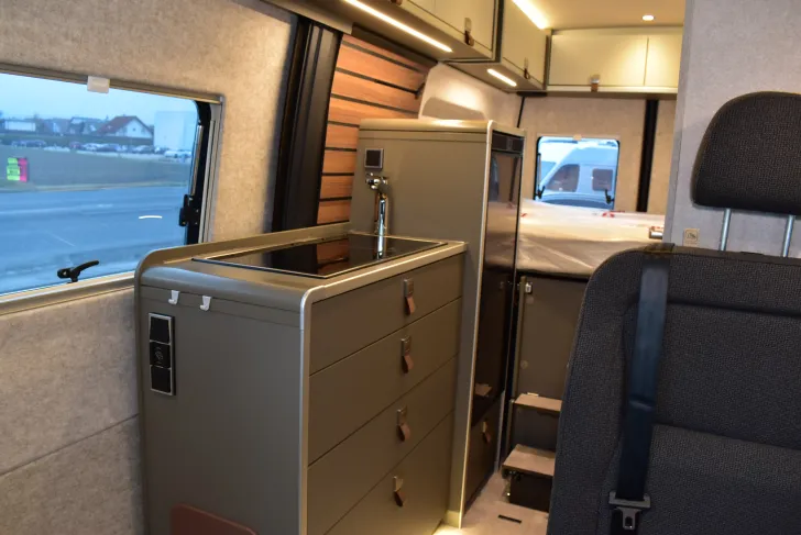 Fahrzeugbild Hymer Camper Van Grand Canyon S 600 Xperience Premium, Schlafdach, 4 Betten #13