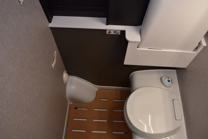 Fahrzeugbild Hymer Camper Van Grand Canyon S 600 Xperience Premium, Schlafdach, 4 Betten #22