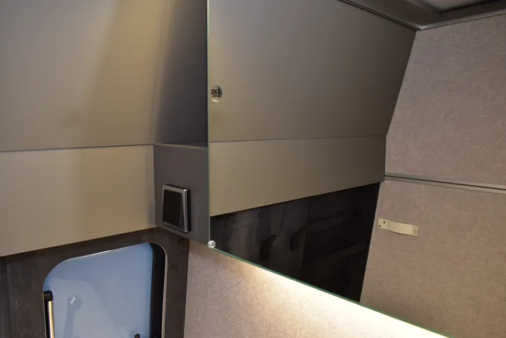 Fahrzeugbild Hymer Camper Van Grand Canyon S 600 Xperience Premium, Schlafdach, 4 Betten #28