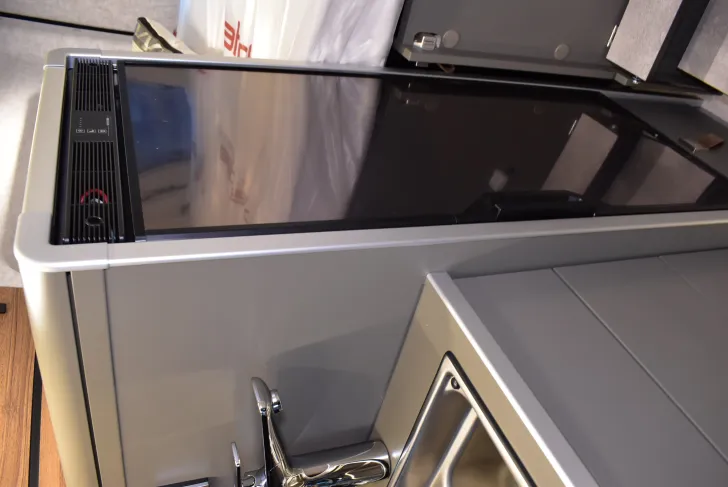 Fahrzeugbild Hymer Camper Van Grand Canyon S 600 Xperience Premium, Schlafdach, 4 Betten #32