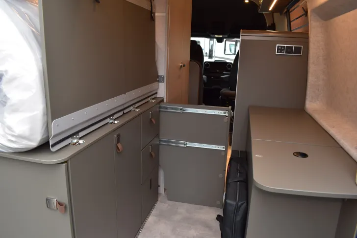 Fahrzeugbild Hymer Camper Van Grand Canyon S 600 Xperience Premium, Schlafdach, 4 Betten #48