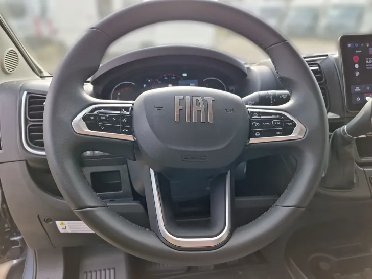 Fahrzeugbild Malibu CHARMING 640 LE RB COUPE #7