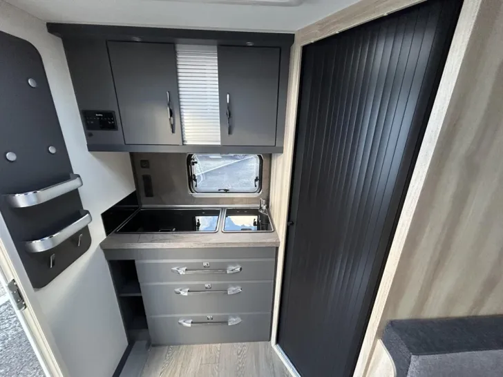 Fahrzeugbild Hobby De Luxe 460 SL #7