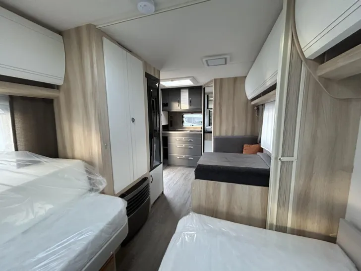 Fahrzeugbild Hobby De Luxe 460 SL #18