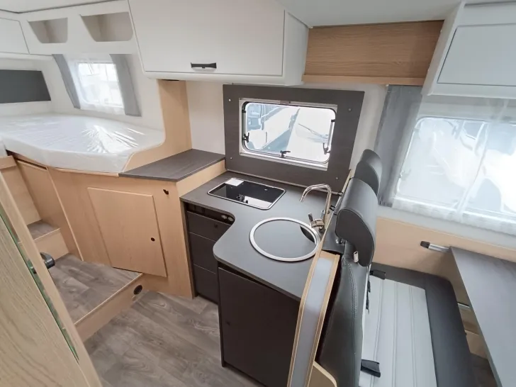 Fahrzeugbild Sunlight Adventure T Ford 670S #9