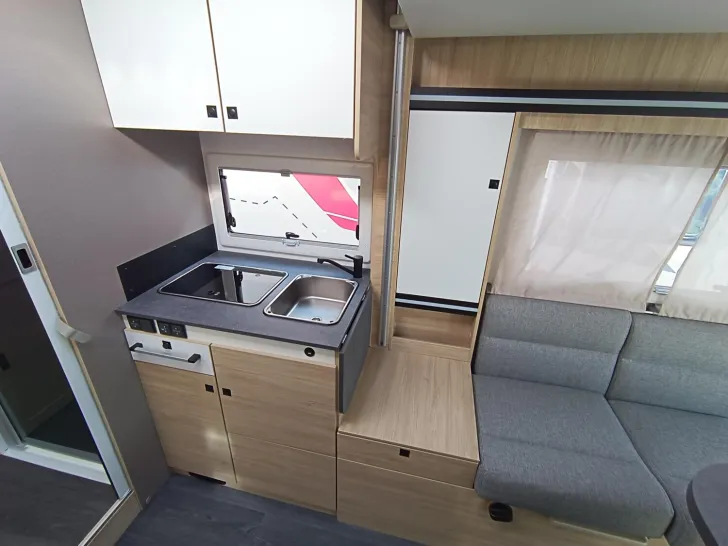 Fahrzeugbild Challenger Teilintegriert Break Edition 270 #8