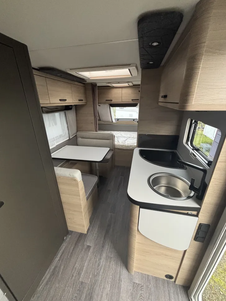 Fahrzeugbild Weinsberg CaraOne 500 FDK 1700 kg, Deckenschränke #6