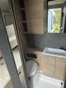 Fahrzeugbild Weinsberg CaraOne 500 FDK 1700 kg, Deckenschränke #12