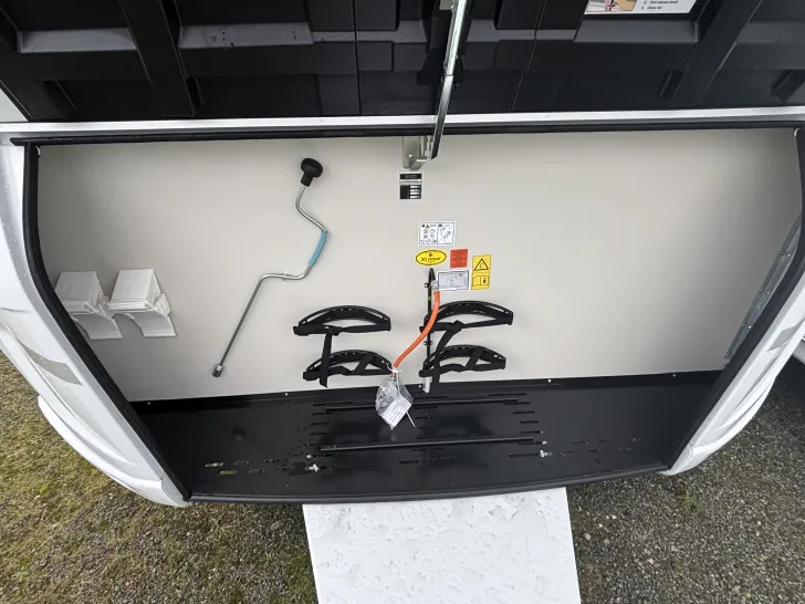 Fahrzeugbild Weinsberg CaraOne 500 FDK 1700 kg, Deckenschränke #19