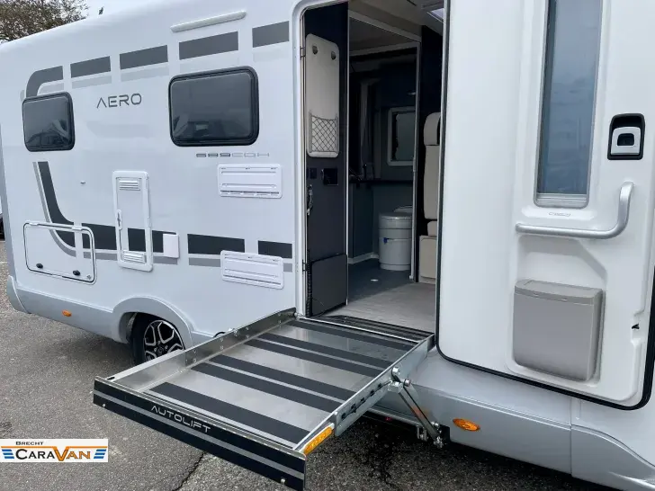 Fahrzeugbild Across Car Aero 689 CDH barrierefrei mit Kassettenlift #2