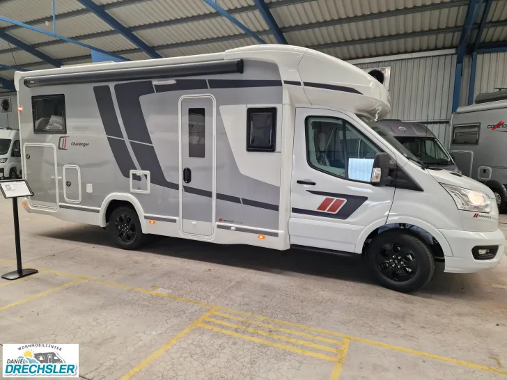 Fahrzeugbild Challenger 317 Graphite Edition #3