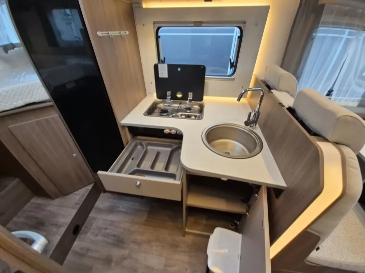 Fahrzeugbild Carado TEILINTEGRIERTE 328 #6