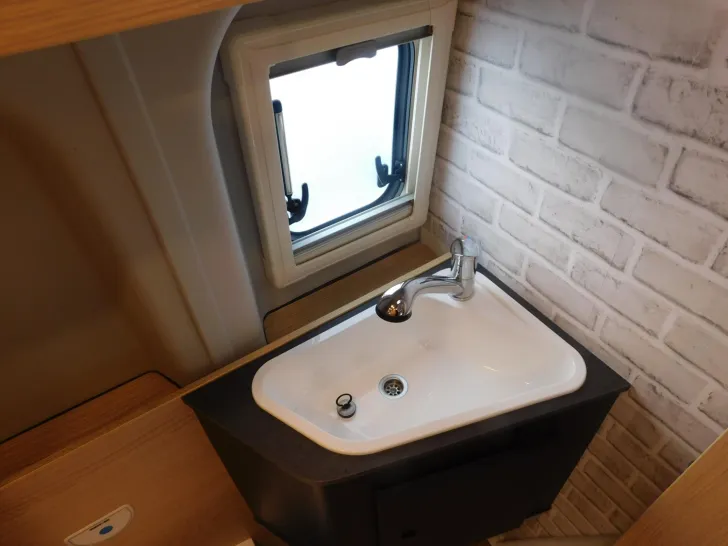 Fahrzeugbild Sunlight Adventure Cliff 4x4 590 Lichter,höher,Alles drin #19