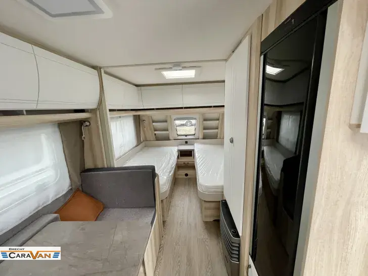 Fahrzeugbild Hobby De Luxe 460 SL 1,5to/Connect/Boiler/Bettverbr #3