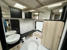 Fahrzeugbild Hobby De Luxe 460 SL 1,5to/Connect/Boiler/Bettverbr #8