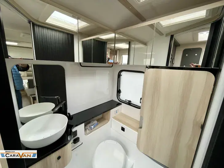 Fahrzeugbild Hobby De Luxe 460 SL 1,5to/Connect/Boiler/Bettverbr #8