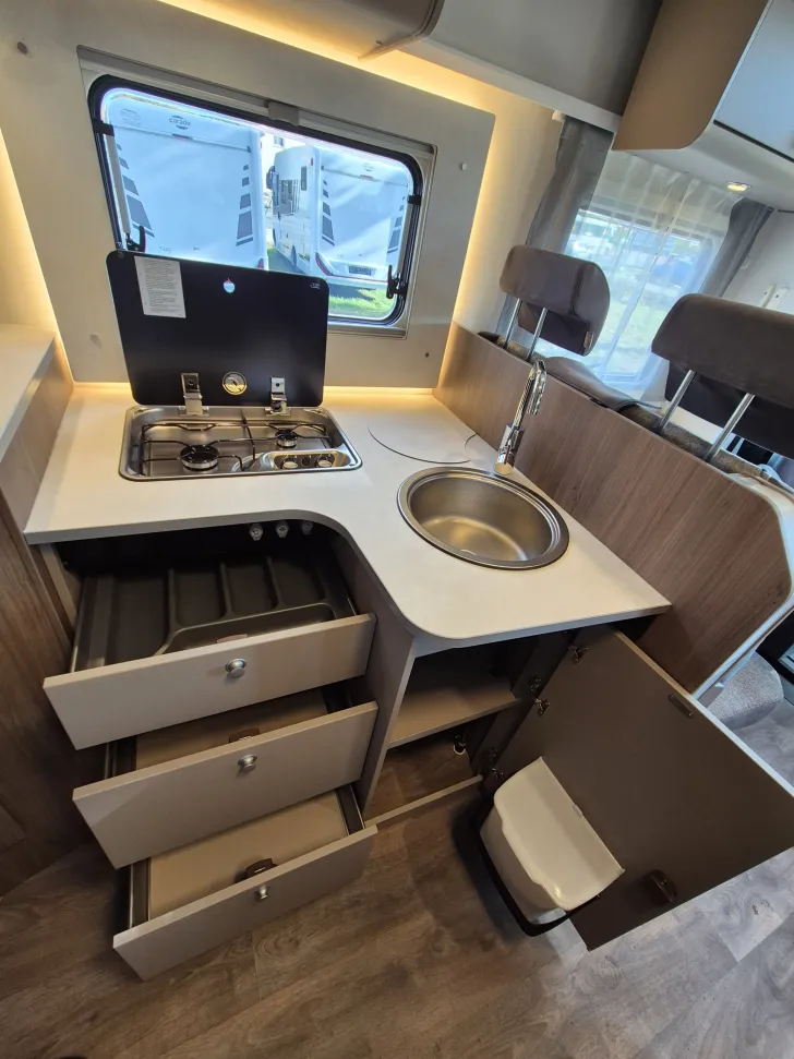 Fahrzeugbild Carado T338 pro+ *Hubbett*Bettenumbau*Solar* #20