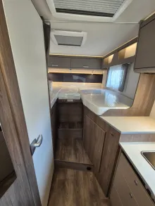 Fahrzeugbild Carado T338 pro+ *Hubbett*Bettenumbau*Solar* #23