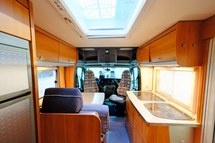 Fahrzeugbild Weinsberg Imperiale T 600 - Festbett - Preisgarantie #7