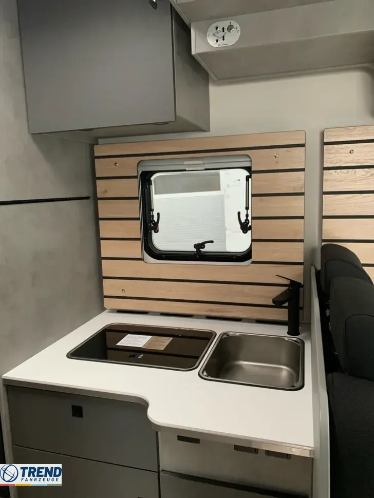 Fahrzeugbild Crosscamp EXPDN T 7.0 E Peugeot #11