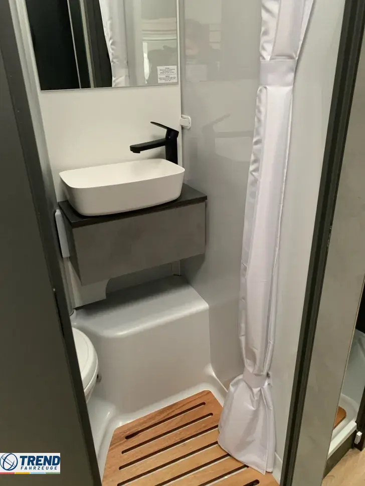 Fahrzeugbild Crosscamp EXPDN T 7.0 E Peugeot #12