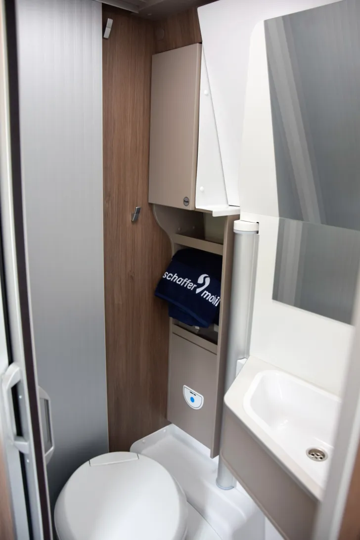 Fahrzeugbild Carado CV600 pro+ *Aufstelldach*Schwenkbad* #29