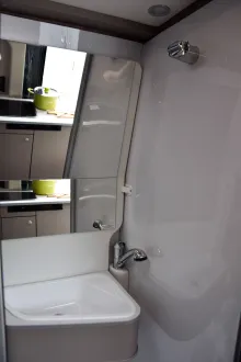 Fahrzeugbild Carado CV600 pro+ *Aufstelldach*Schwenkbad* #30