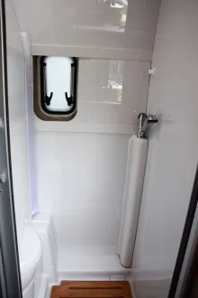 Fahrzeugbild Carado CV600 pro+ *Aufstelldach*Schwenkbad* #31