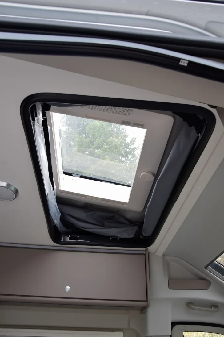 Fahrzeugbild Carado CV600 pro+ *Aufstelldach*Schwenkbad* #32