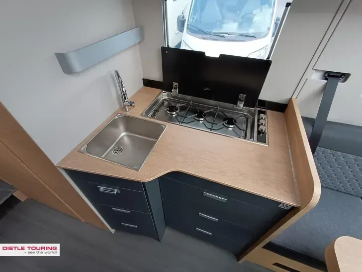 Fahrzeugbild Adria Coral 60Y 670 DL Jubilee Combi 6E, Modell 26 #10