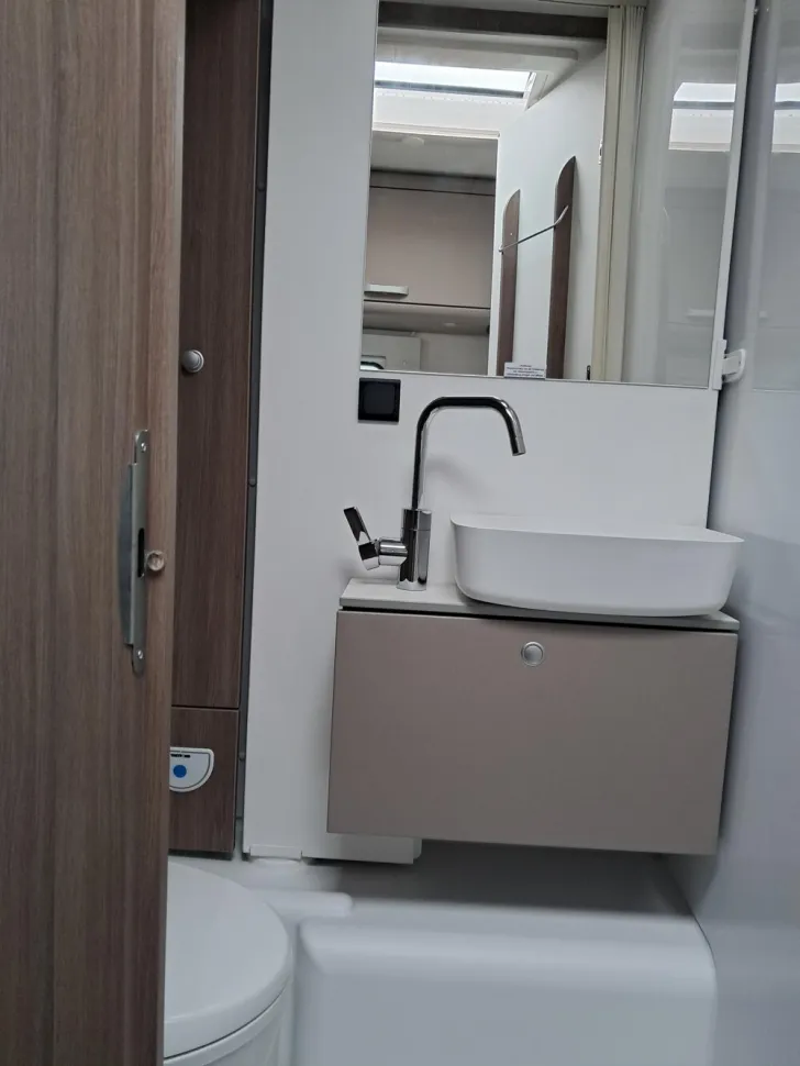 Fahrzeugbild Carado T 338 #9