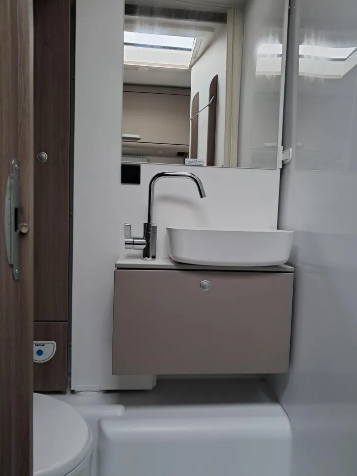 Fahrzeugbild Carado T 338 #9