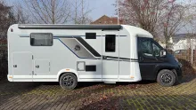 Seitlich Knaus Sky TI 700 MEG Automatik
