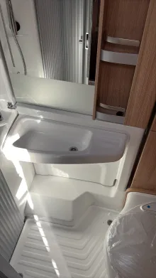 Toilette Knaus Sky TI 650 MEG Automatik