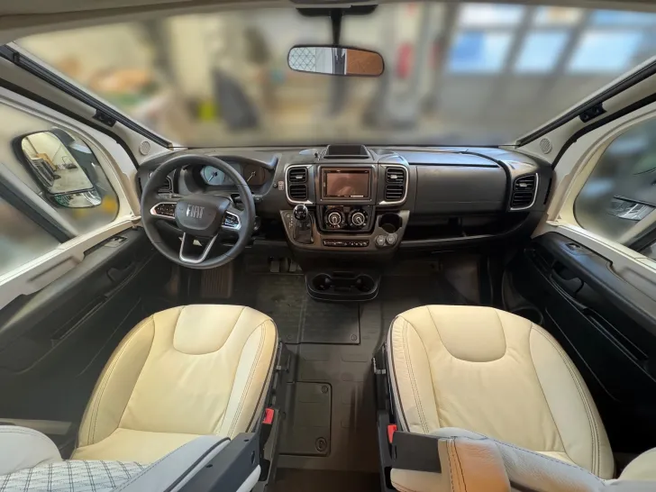 Fahrzeugbild Bürstner B66 690 TD #8