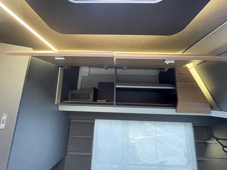 Fahrzeugbild Knaus AZUR 460 EU *DuoControl*Markise* #30