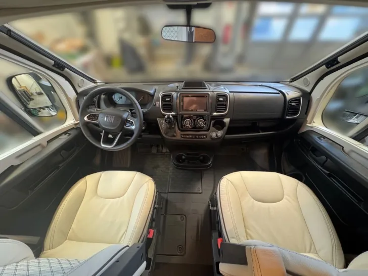 Fahrzeugbild Bürstner B66 TD 690 G Automatik*RFK*SAT-Anlage #5