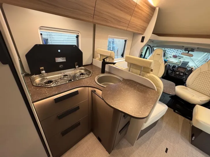 Fahrzeugbild Bürstner B66 TD 690 G Automatik*RFK*SAT-Anlage #9