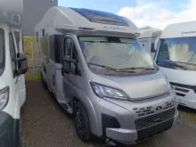 Fahrzeugbild Adria Matrix 60Y 670 SL Jubilee Combi 6E, Modell 26 #1