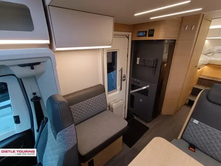 Fahrzeugbild Adria Matrix 60Y 670 SL Jubilee Combi 6E, Modell 26 #6