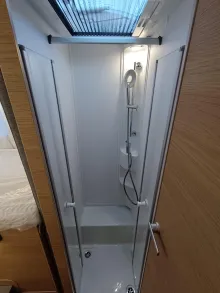 Fahrzeugbild Adria Matrix 60Y 670 SL Jubilee Combi 6E, Modell 26 #12