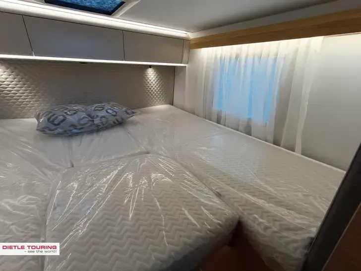 Fahrzeugbild Adria Matrix 60Y 670 SL Jubilee Combi 6E, Modell 26 #14