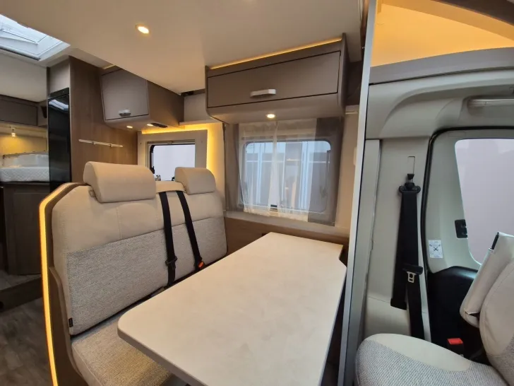 Fahrzeugbild Carado TEILINTEGRIERTE 328 #4